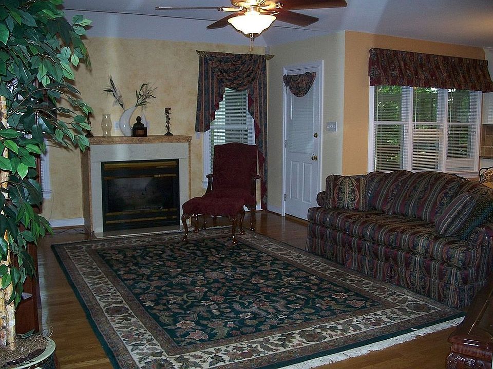 Your great room w/gas fireplace is perfect for entertaining....