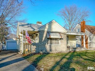 911 E Fairoaks Ave, Peoria, IL
