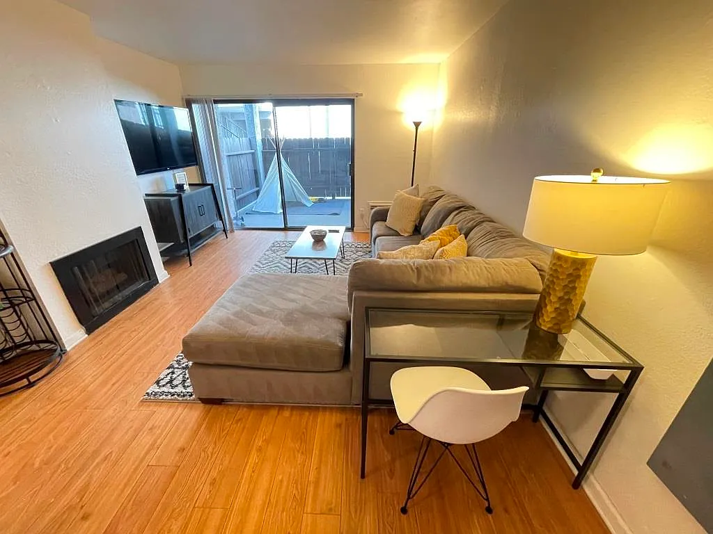 1 bed, $2,195 — Photo 2