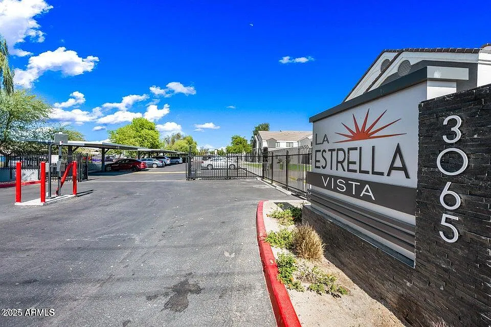3 bed, 2.0 bath, 1161 sqft, $1,299 — Photo 4