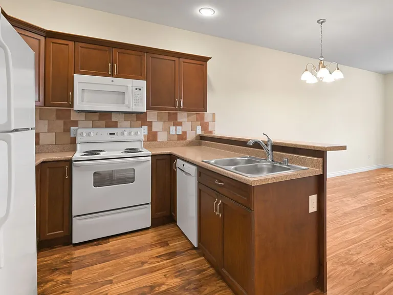 5760 Legoe Ave — Photo 15