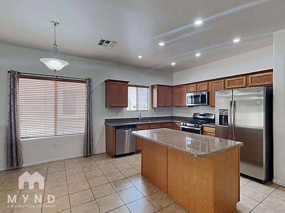 5th image of 489 E Camino Rancho Seguro