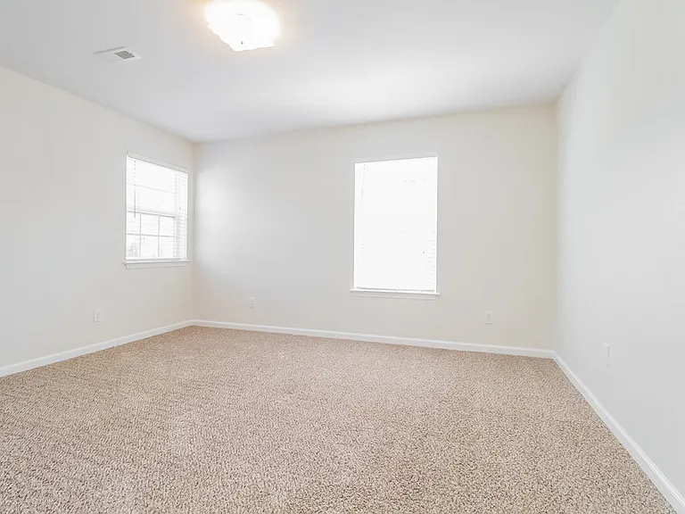 2164 Spring Hill Cir — Photo 12