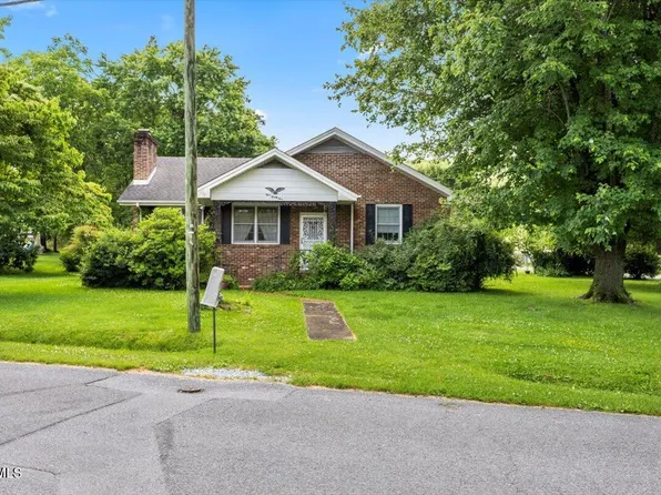 924 Hoback St, Erwin, TN 37650