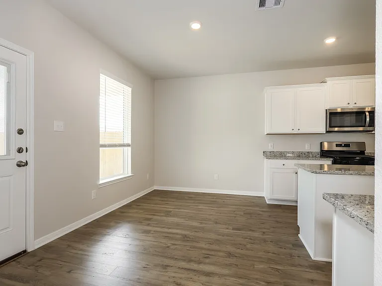 16426 Honeysuckle Hill Dr — Photo 8
