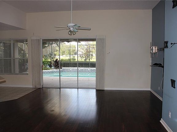 4th image of 13168 Lakeshore Grove Dr