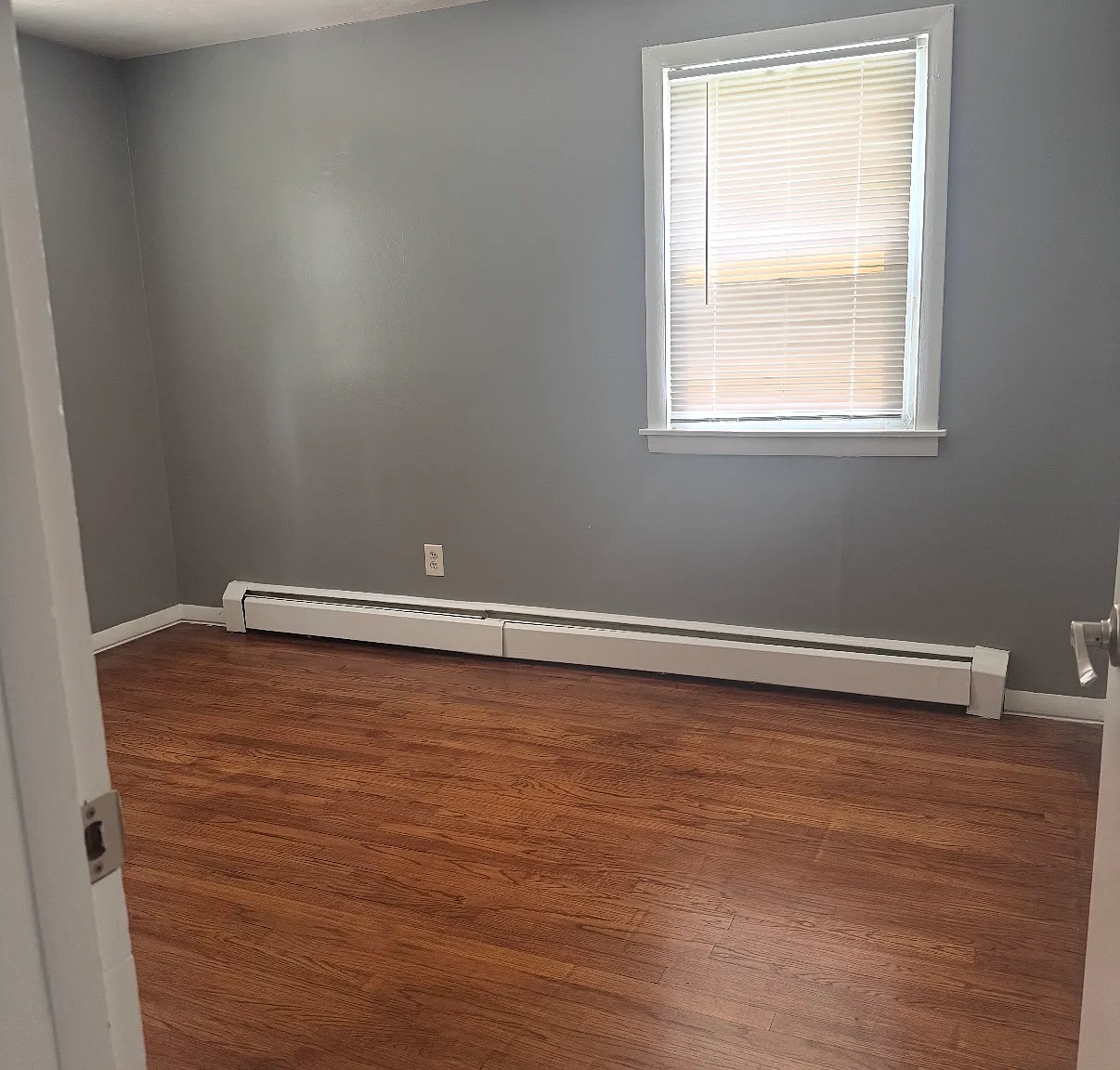 1 bed, $1,300 — Photo 3