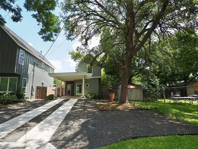 3502-2 Neal St — Photo 1
