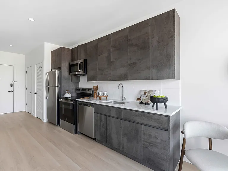 1 Mallory Ave — Photo 44