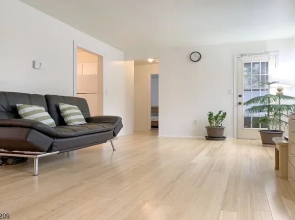 69K Farm Rd, Hillsborough, NJ 08844