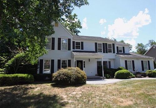 1st image of 8 Park Lake Dr
