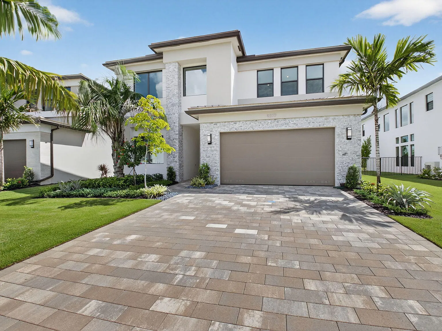 4 bed, 4.5 bath, 3373 sqft, $13,500 — Photo 3
