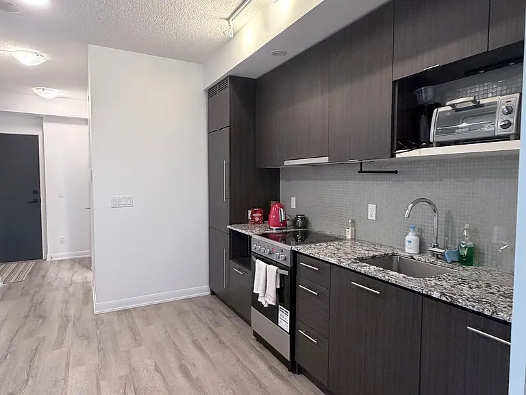 435 Richmond St W #814 — Photo 12