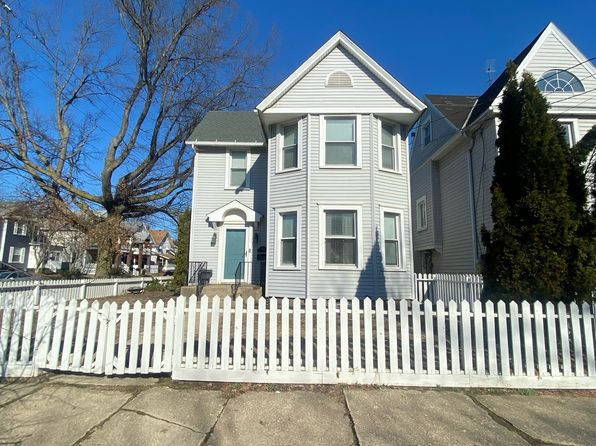1164 W 9th St