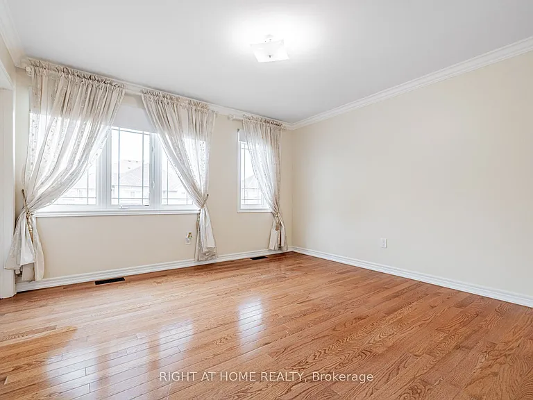 67 Timna Cres — Photo 18