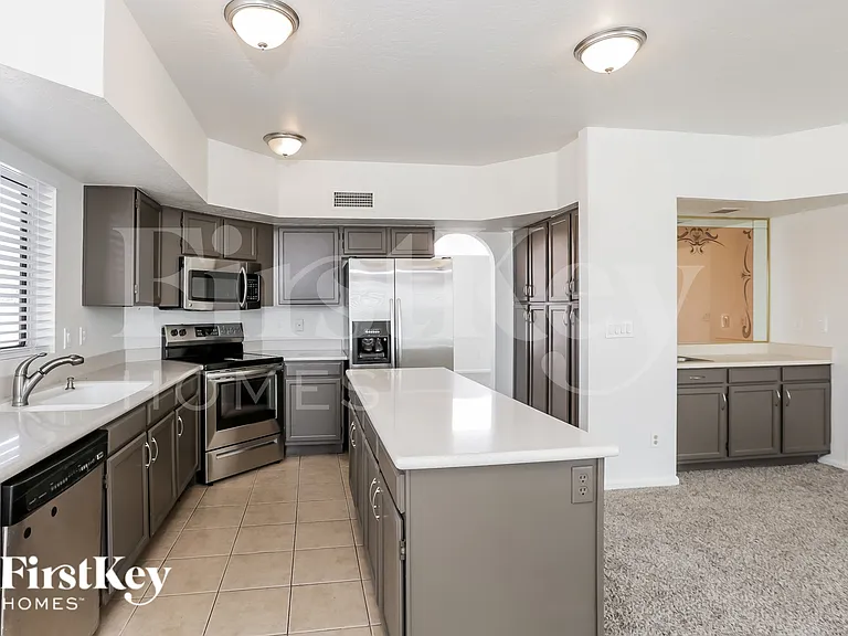 6512 N 85th Ave — Photo 9