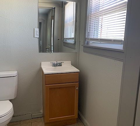 5th image of 715 W Avenue E APT 13