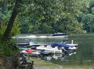 38 Mohawk Trl, Sandy Hook, CT 06482