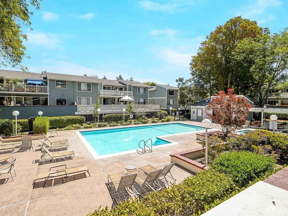 3660 Knollwood Ter #303