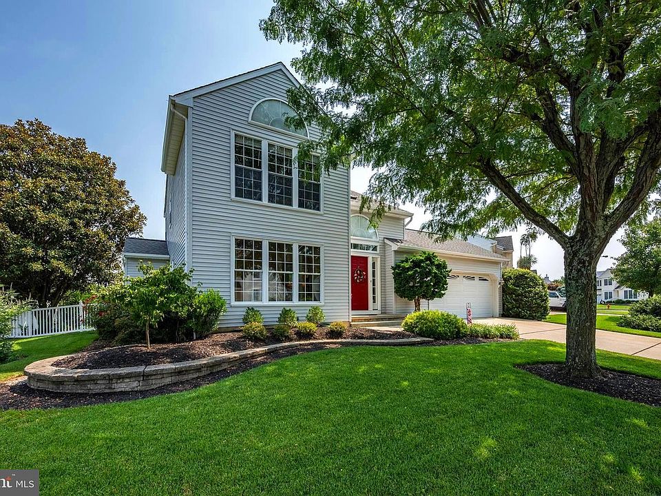 1st image of 64 Jennifer Ln