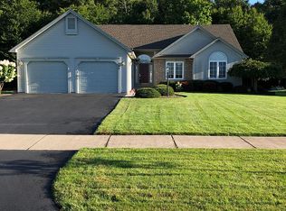 104 Leamington Cir, Rochester, NY 14626