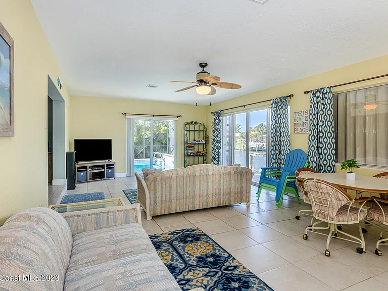 187 Jamaica Dr — Photo 26