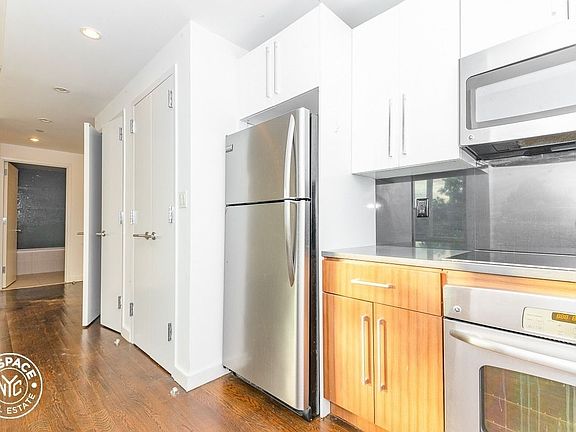 5th image of 1209 Dekalb Ave #731