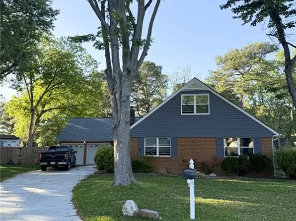 208 Brunick Ct, Virginia Beach, VA 23462