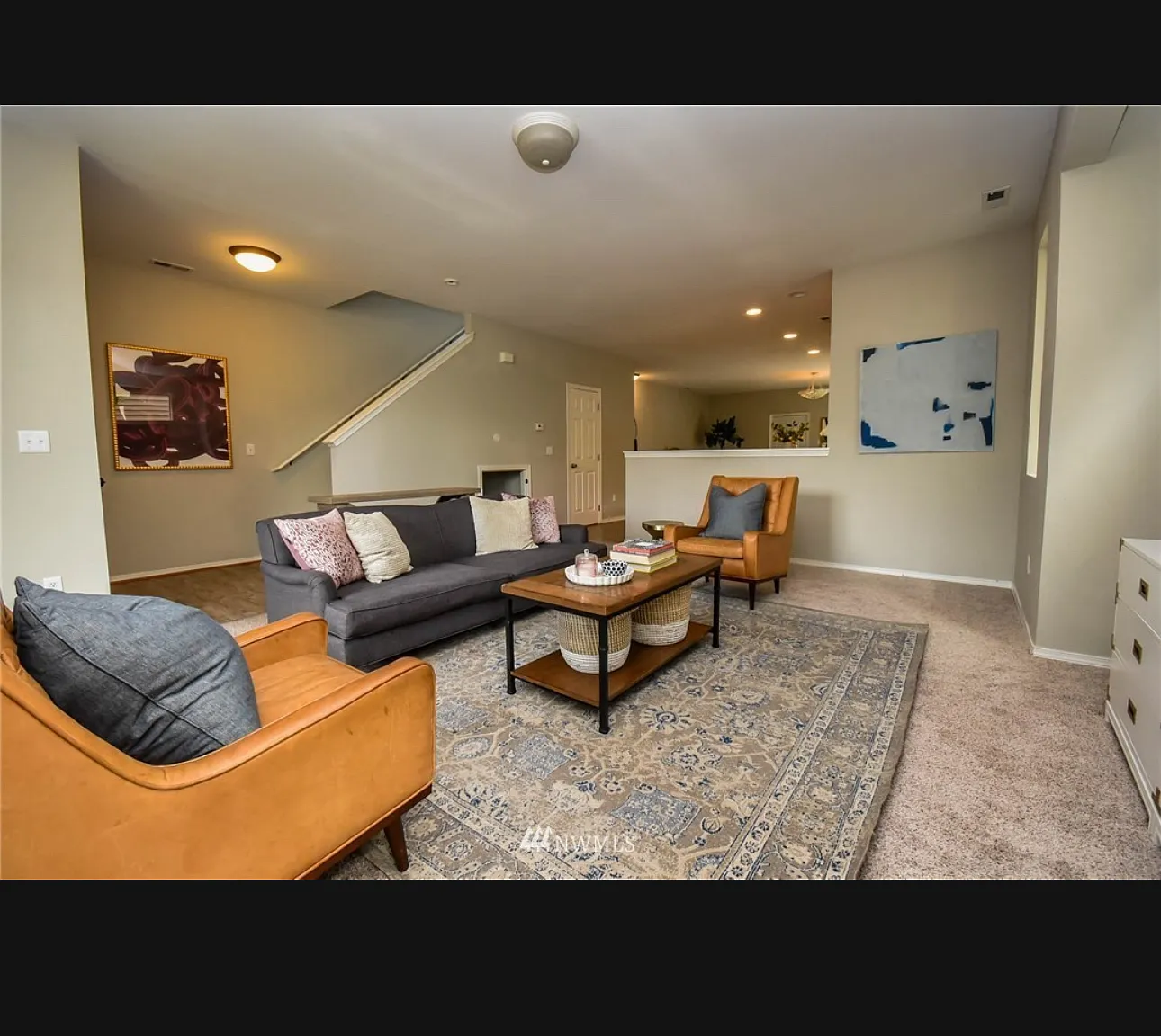 3 bed, 2054 sqft, $2,900 — Photo 2
