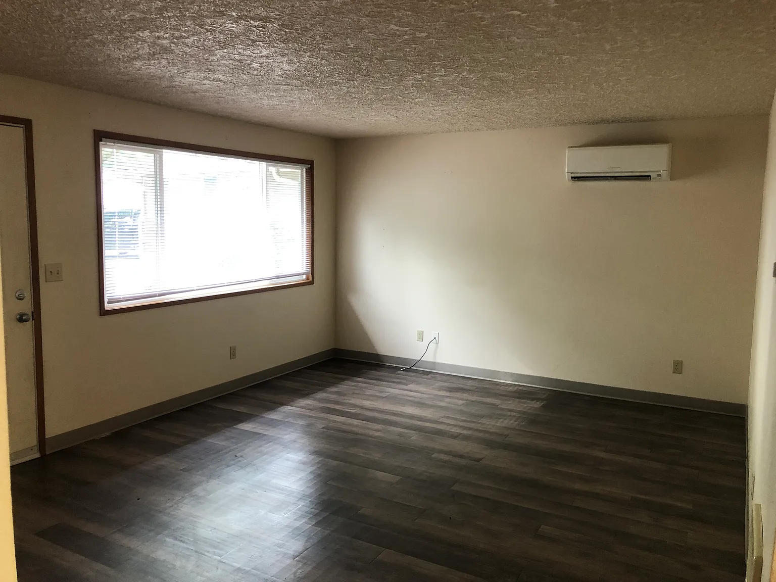 2 bed, 800 sqft, $1,595 — Photo 3