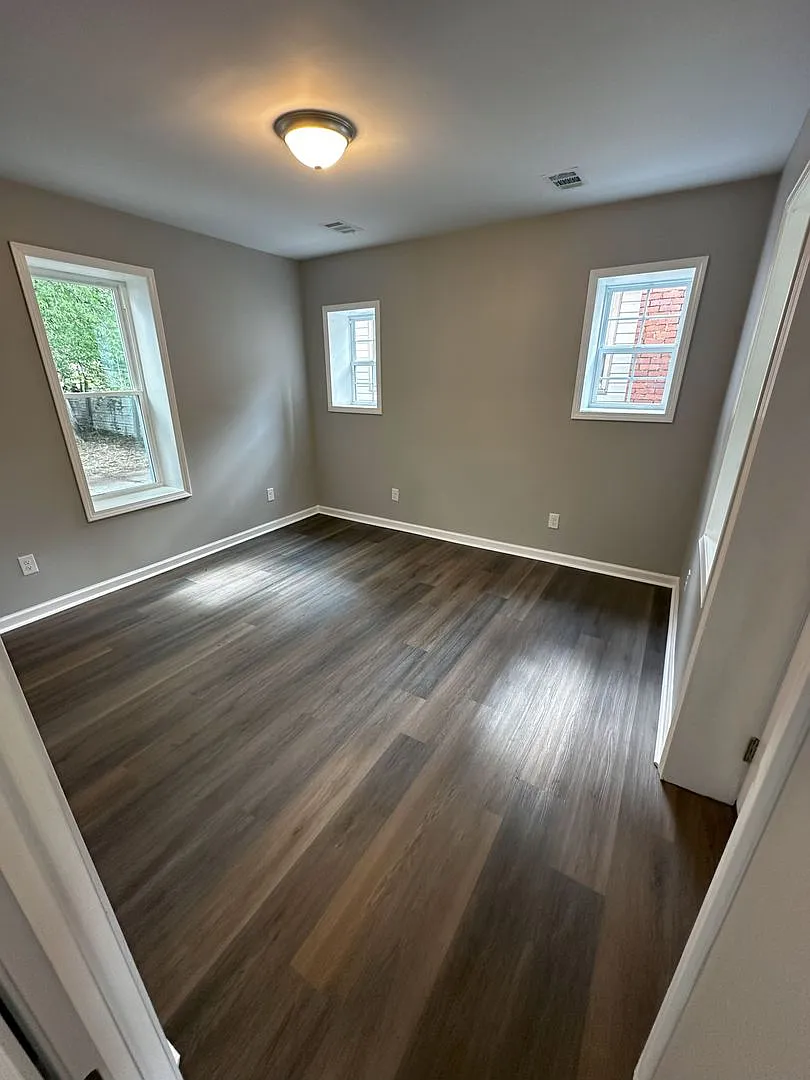 For Rent: Beautifully Renovated 2 Bed / 1 Bath Home Modern Upgrades Throughout! — Photo 3