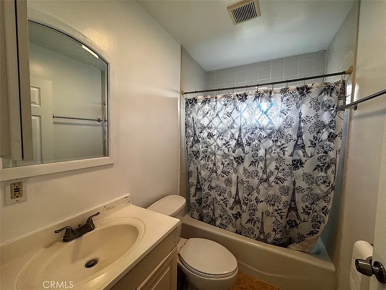 8262 Graves Ave — Photo 8