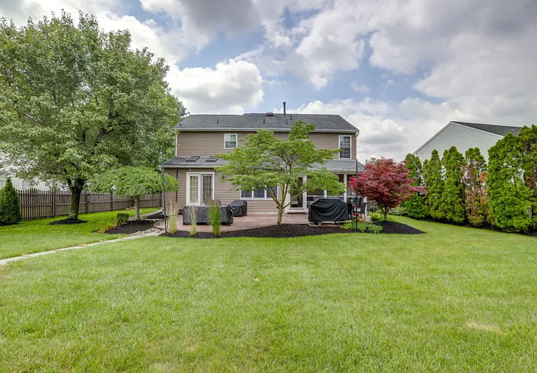 151 Rambling Rd — Photo 38