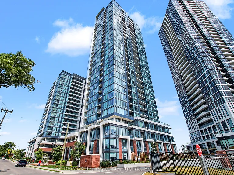 15 Wellington St S #2214 — Photo 1