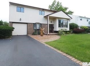 3452 Steven Rd, Baldwin, NY 11510