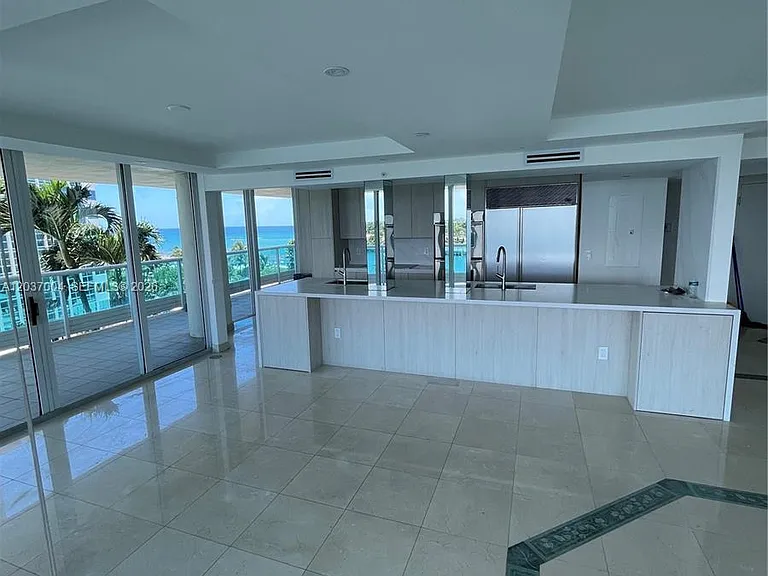 5025 Collins Ave #601 — Photo 4