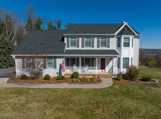 9 Woodhouse Way, Washington, NJ 07882