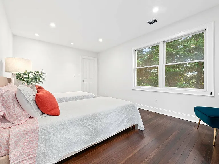 30 Wooley St — Photo 11