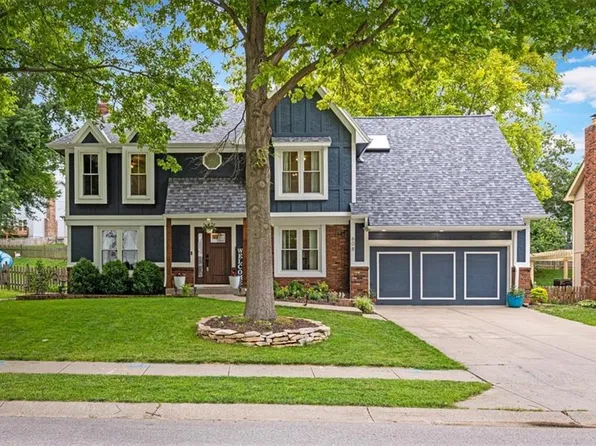 608 Butternut Ln, Liberty, MO 64068