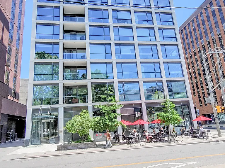 39 Brant St #704 — Photo 15