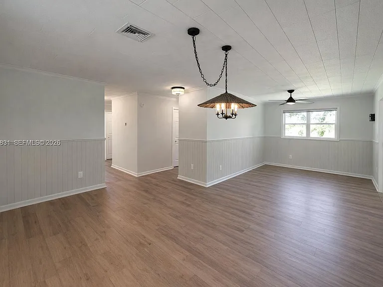 16932 W Calder Dr — Photo 6