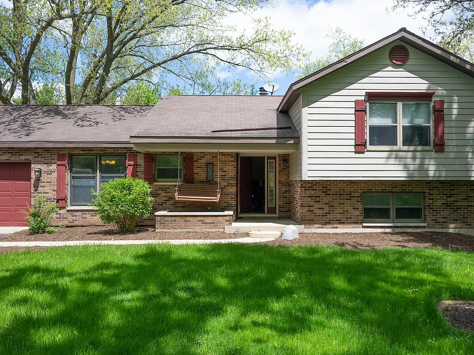 3516 Kings Lair Dr
