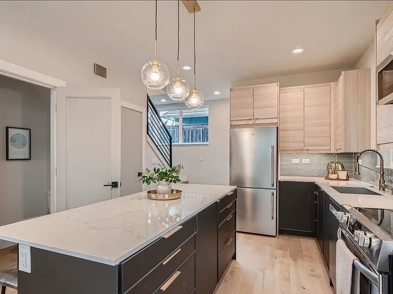 3421A 36th Ave S — Photo 10