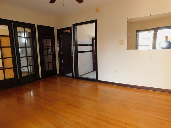 5th image of 1108 W Columbia Ave #18