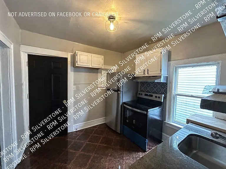 52 W Bernhard Ave — Photo 4