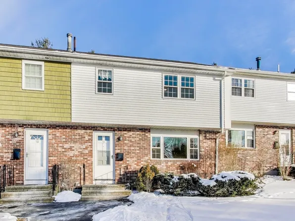 9 Hemlock Cir, Millis, MA 02054