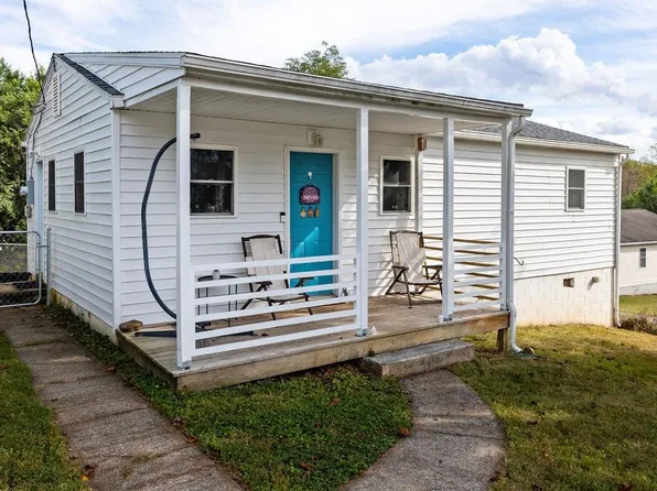 331 Thompson St, Staunton, VA 24401