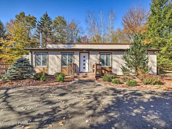 215 Nadine Blvd, Pocono Summit, PA 18346