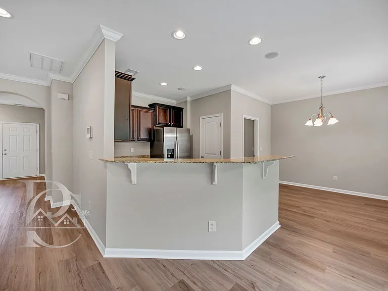 122 Drummond Way — Photo 8