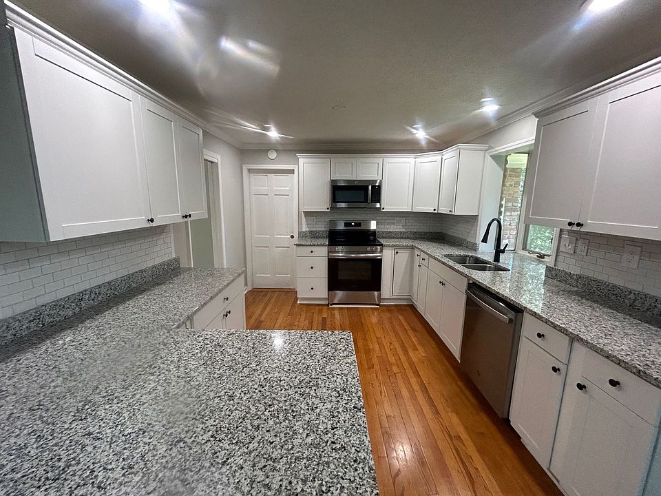 1st image of 26 Nob Hill Rd